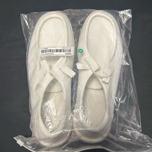 Off Brand Skechers / Hey Dudes